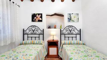 3 dormitorios, tabla de planchar con plancha, wifi gratis y ropa de cama