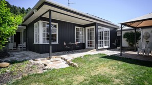 Exterior - Golden Pine Retreat. (Bright)