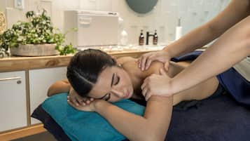 BehandlungsrĂ€ume fĂŒr Paare, Whirlpool, Körperbehandlungen, Aromatherapie