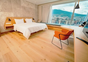 Panoramic Room (Premium View King)