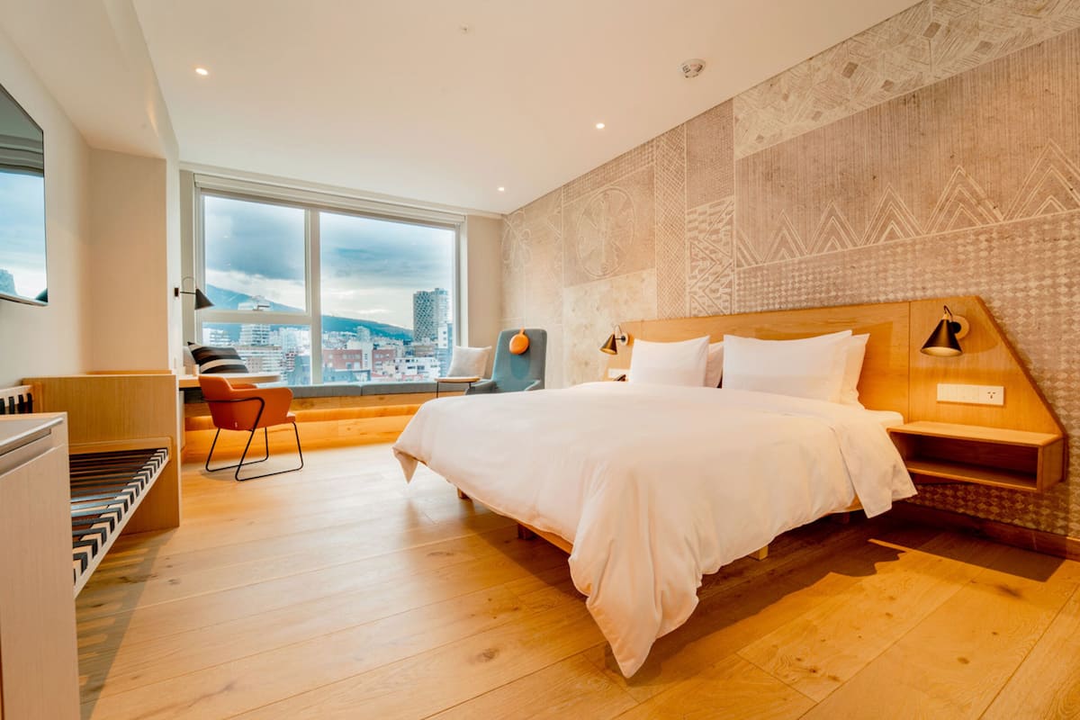 Premium Room, Accessible Bathtub (Premium King) | 1 bedroom, Egyptian cotton sheets, premium bedding, down comforters