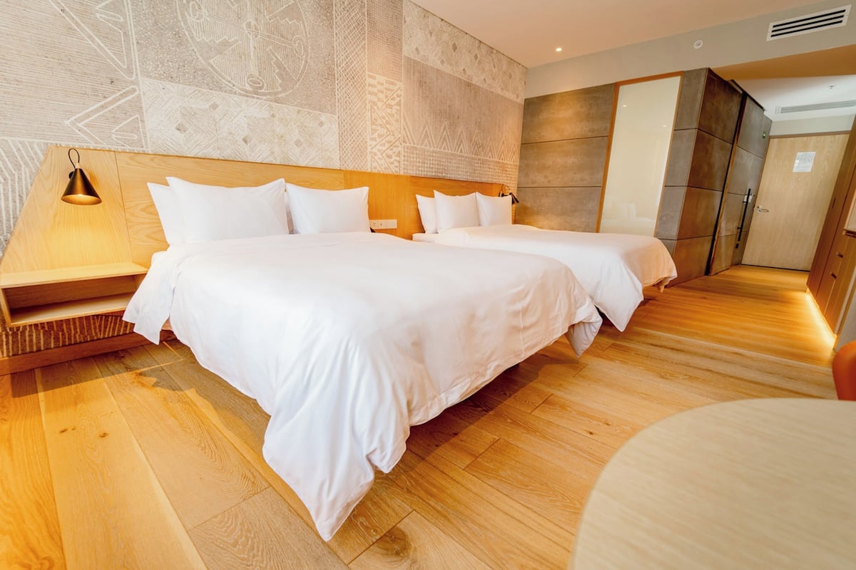 Premium Double | Egyptian cotton sheets, premium bedding, down duvets, memory-foam beds
