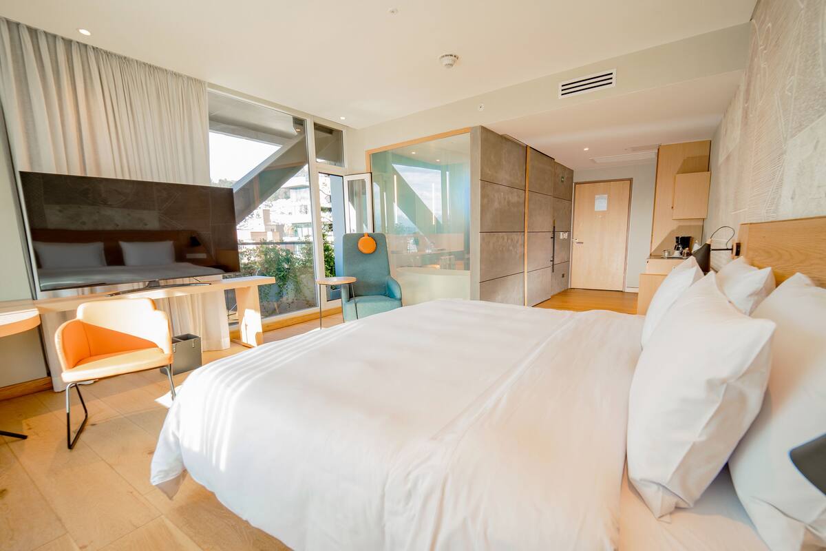 Junior Suite King | 埃及棉床单、高档床上用品、羽绒被、记忆海绵床垫
