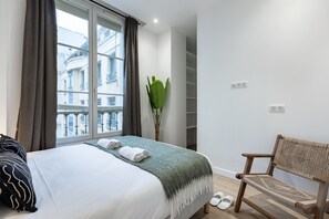 3 bedrooms, iron/ironing board, free WiFi, bed sheets - Sweett | Monsigny II (Paris)
