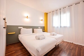 2 bedrooms, desk, iron/ironing board, free WiFi - Sweett | Bailen B3 - Two Bedroom Apartment, Sleeps 5 (Barcelona)