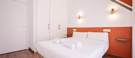 2 bedrooms, desk, iron/ironing board, free WiFi