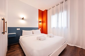 2 dormitoris, escriptori, planxa i posts de planxar i wifi gratuïta