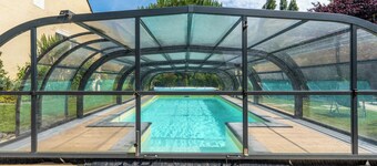 Fabulous property - 30Pers Swimming pool/spa in the heart of a french village .