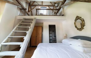 8 makuuhuonetta, silitysrauta/-lauta, vauvan matkasänky, ilmainen Wi-Fi