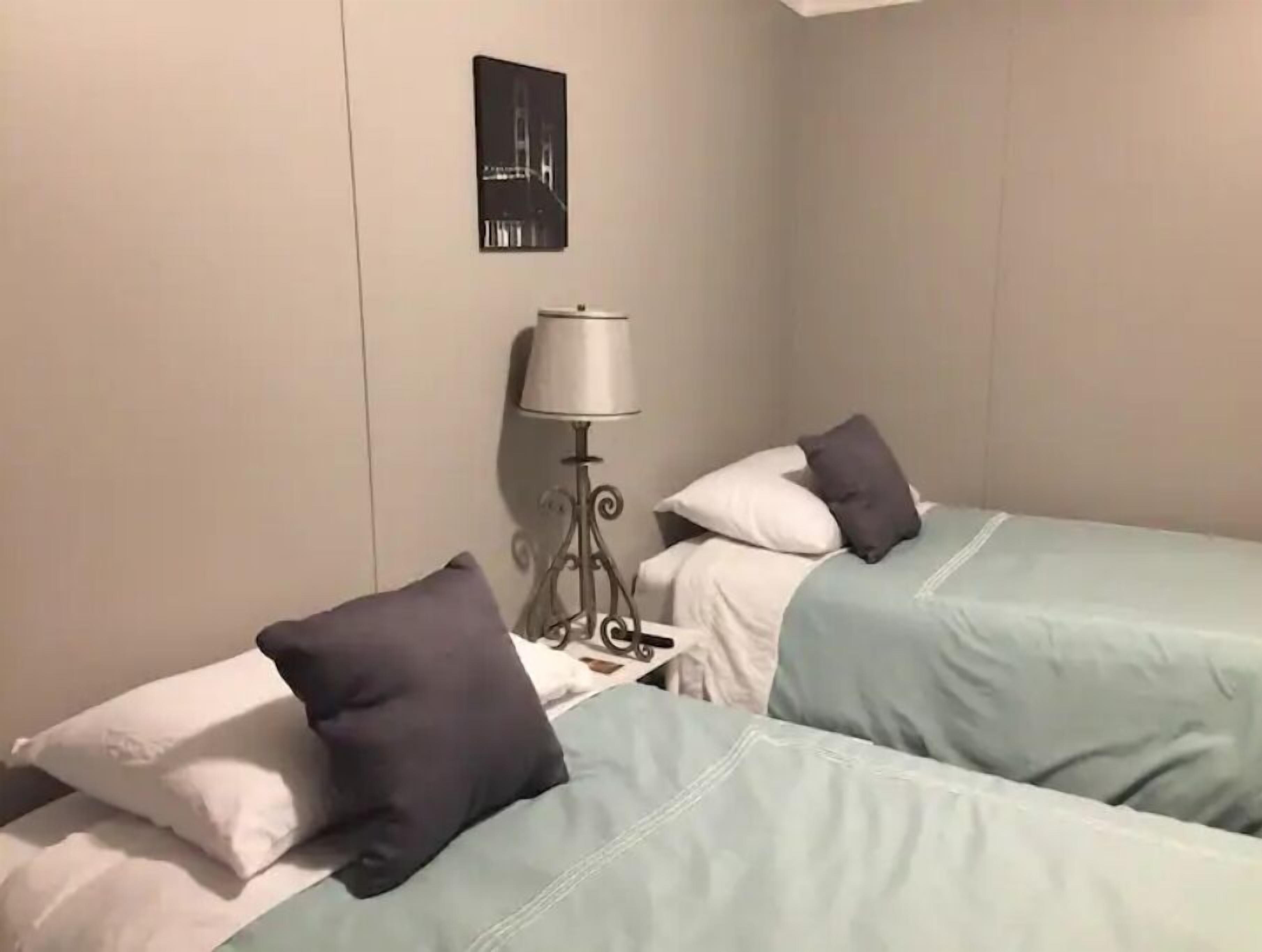 3 bedrooms, free WiFi, bed sheets