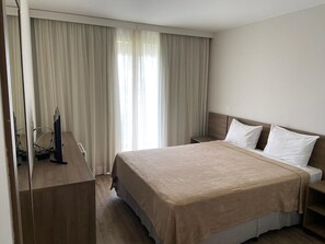1 bedroom, WiFi, bed sheets - Premium Suite in Barra da Tijuca - Rio de Janeiro (Rio de Janeiro)