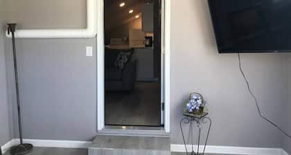 quiet, cozy, country loft close to everything