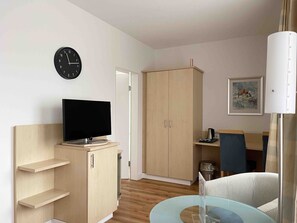 Classic Double Room | Desk, blackout curtains, free WiFi, bed sheets - Vollmöblierte Wohnungen in Münster (Münster)