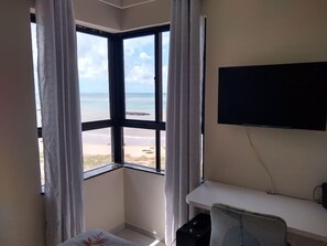 Apartamento panorámico, 2 habitaciones, vistas a la playa | 2 dormitorios y wifi gratis