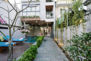 Children's play area - outdoor