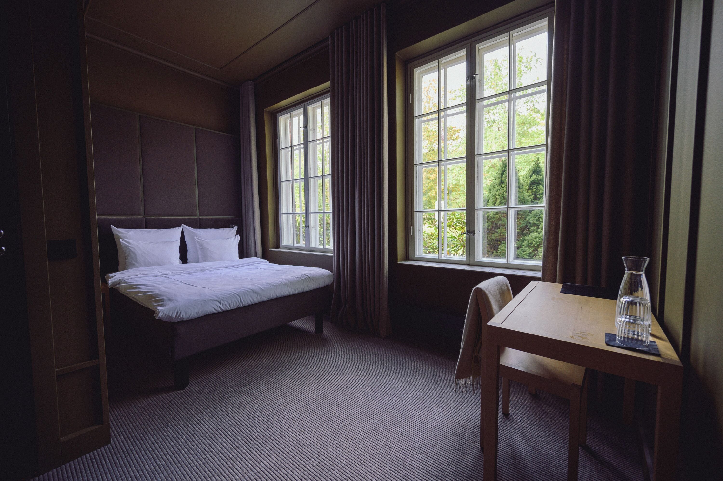 クラシック ダブルルーム | アイロン / アイロン台、WiFi (無料)、ベッドシーツ