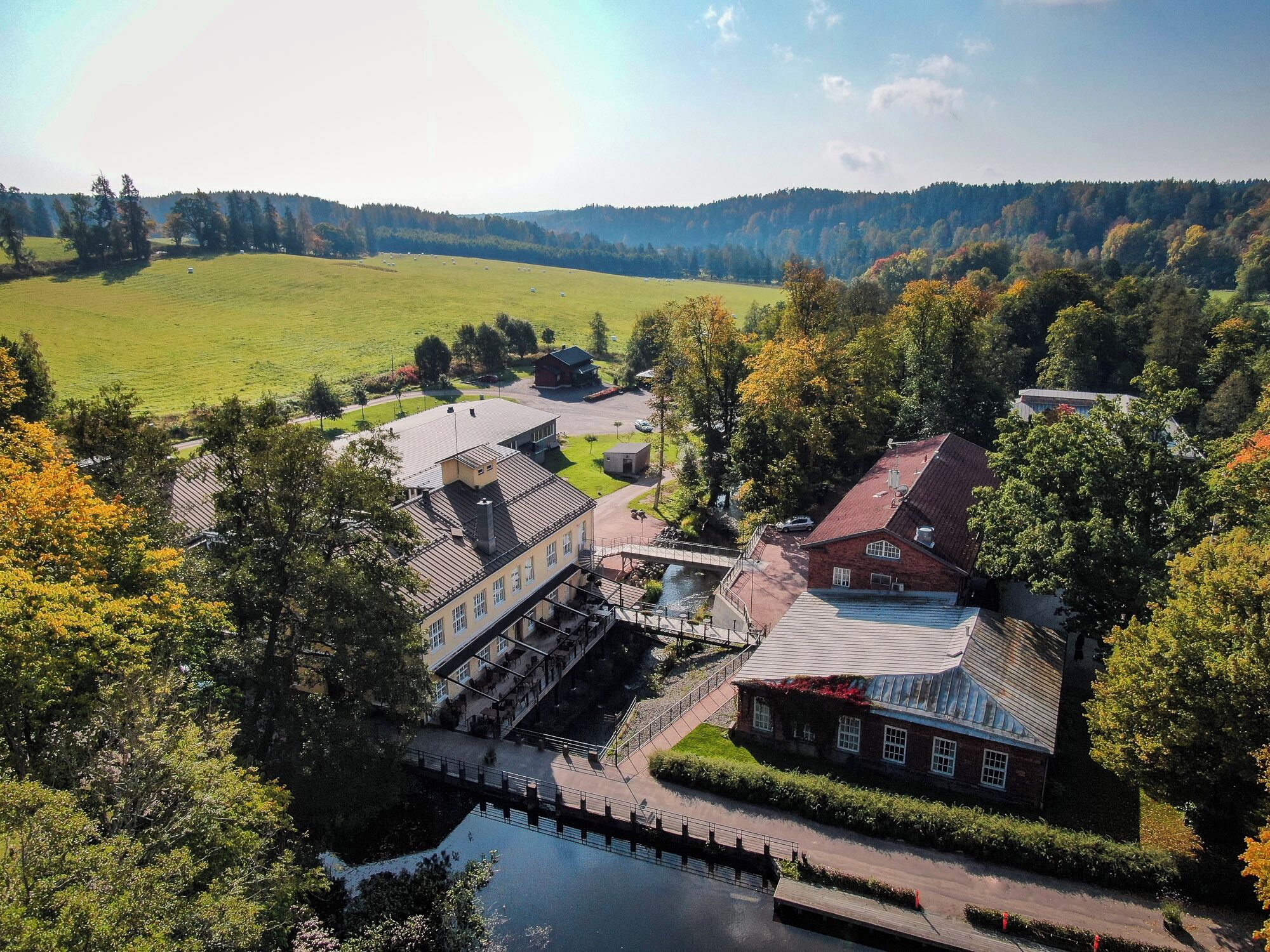 المنشأة من الخارج