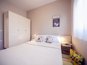 2 habitaciones, tabla de planchar con plancha y wifi gratis 