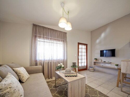 Apartment C - Red Apartment