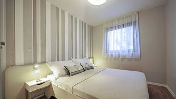 2 bedrooms, iron/ironing board, WiFi (free), bed sheets