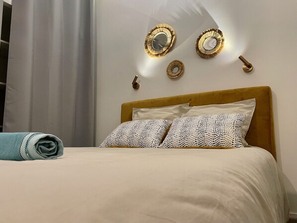 1 dormitorio, escritorio, wifi gratis y ropa de cama