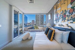 4 bedrooms, desk, iron/ironing board, WiFi