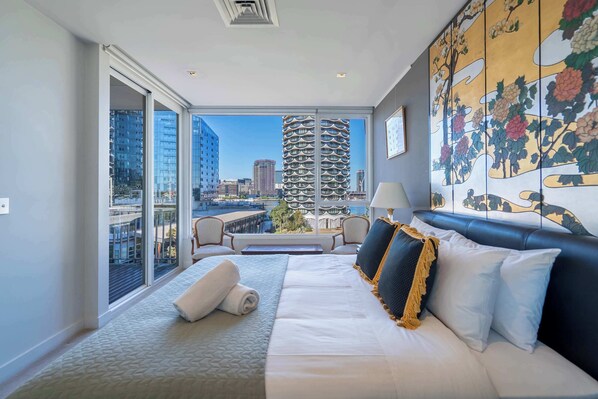 4 bedrooms, desk, iron/ironing board, WiFi