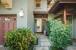 Exterior detail - Mauna Lani Fairways #204: Tropical Home w/spa, lanai, lagoon pool & activities (Kamuela)