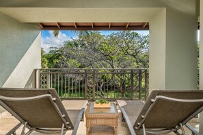 Terrace/patio - Mauna Lani Fairways #204: Tropical Home w/spa, lanai, lagoon pool & activities (Kamuela)