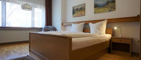 2 Schlafzimmer, Reisekinderbett, kostenloses WLAN