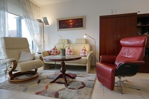 Fernseher, Stereoanlage