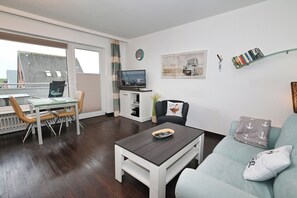 Fernseher, DVD-Player, Stereoanlage