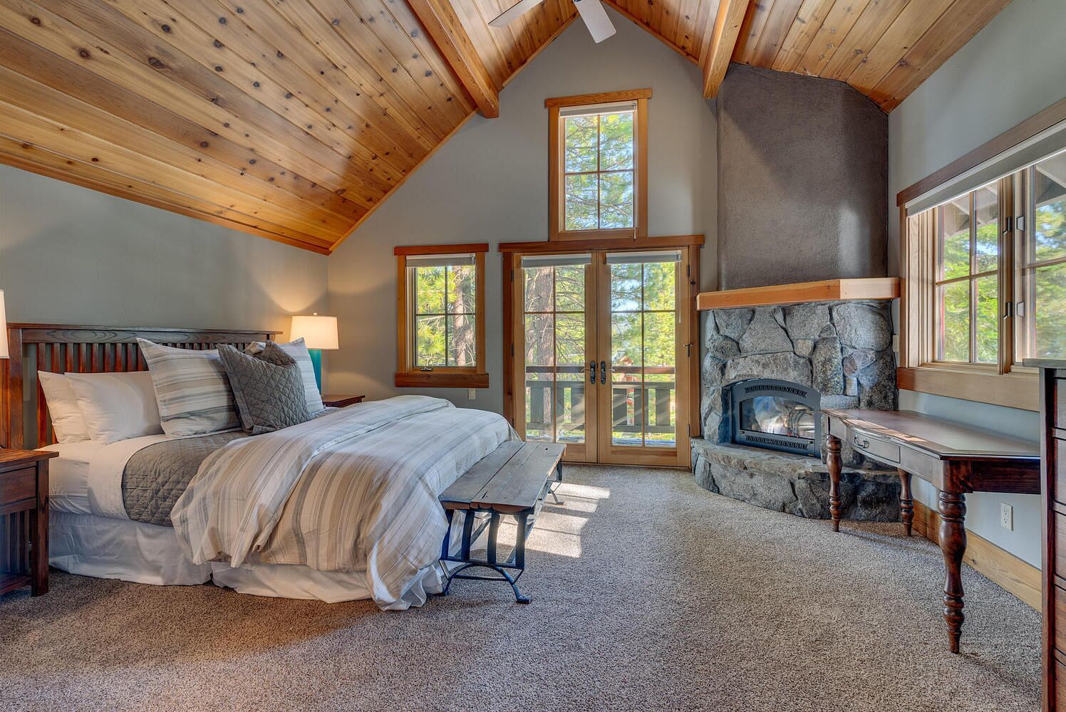 5 間睡房、互聯網