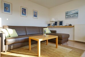 Fernseher, DVD-Player, Stereoanlage