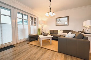 TV, lettore DVD, impianto stereo