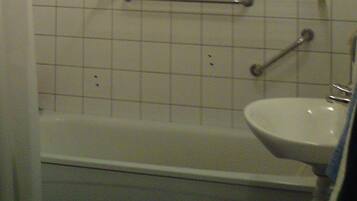 Economy Room | Bathroom