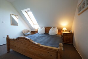 3 bedrooms, travel crib, free WiFi