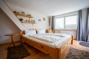 3 soveværelser, skrivebord, weekendseng