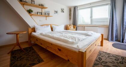 Ferienhaus Tomte in Zentraler Lage mit Terrasse
