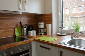 Kühlschrank, Ofen, Herdplatte, Geschirrspüler