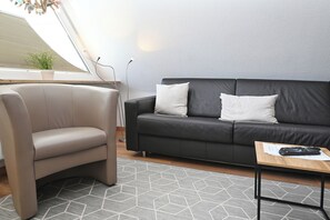 TV, DVD player, books - North Sea Dream 4 vacation apartment near the family lagoon (Büsum)