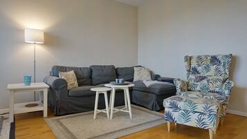 Fernseher, DVD-Player, Stereoanlage