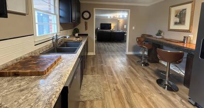 Convenient Location-Private watch the sun come up over a beautiful pasture