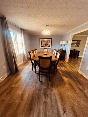 Dining - Convenient Location-Private watch the sun come up over a beautiful pasture (Greer)