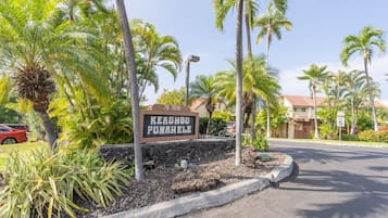 Condo, 2 Bedrooms | Exterior