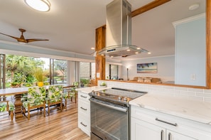 Condo, 2 Bedrooms | Private kitchen