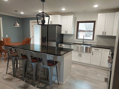 Quiet neighbor just 2 minutes from downtown Sparta TN