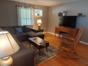 TV - Quiet neighbor just 2 minutes from downtown Sparta TN (Sparta)