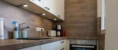 Kühlschrank, Ofen, Herdplatte, Geschirrspüler