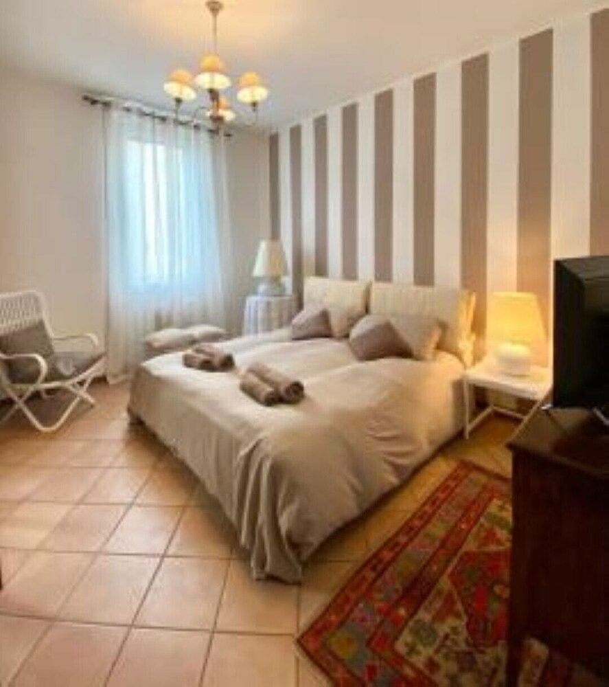 Aurora's Balcony Verona Vrbo